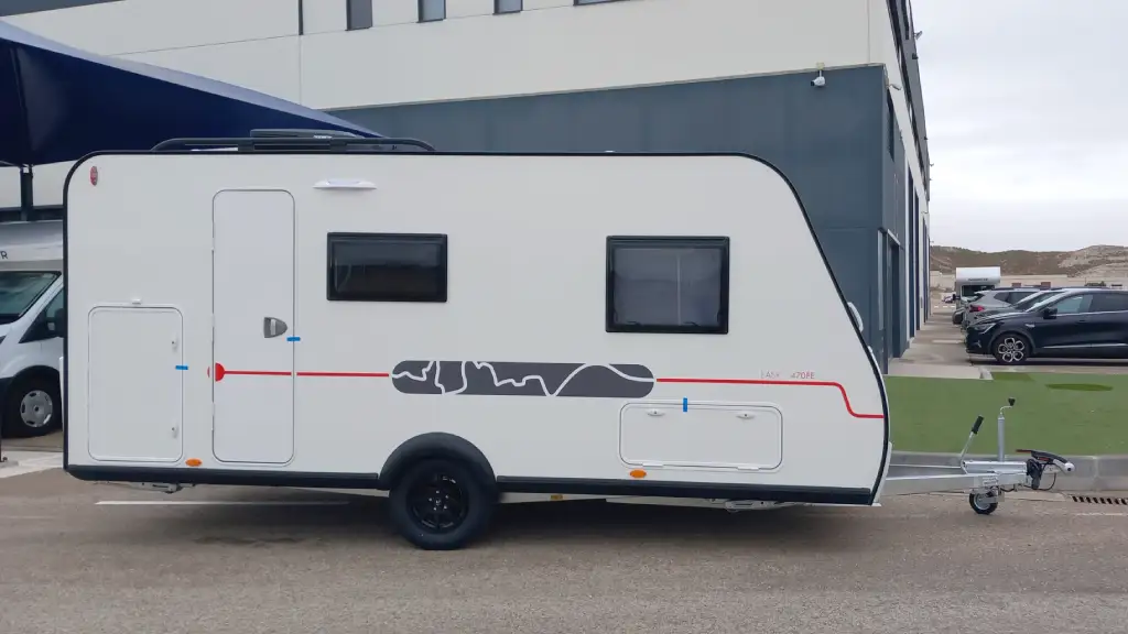 Sterckeman Easy 470PE Kids – Caravana familiar de 6 plazas