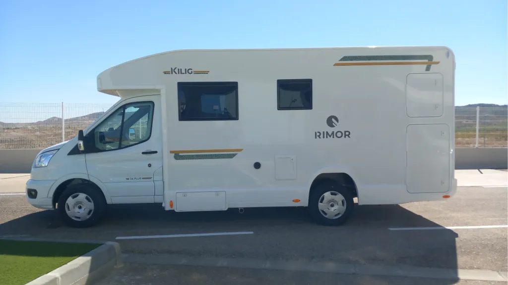 Rimor KILIG 56 PLUS – una gran cocina trasera