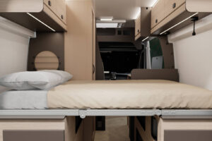 Interior de la Rimor Horus 54